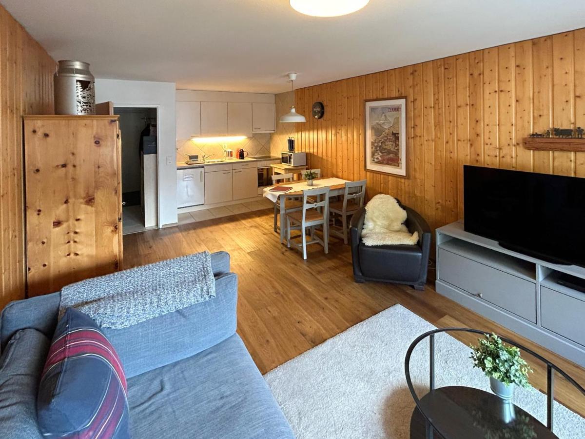 Beautiful Apartment In Zermatt With A Breathtaking View Of The Matterhorn Exterior foto