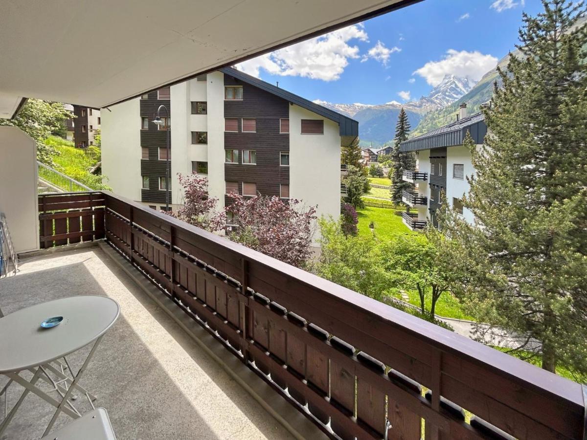 Beautiful Apartment In Zermatt With A Breathtaking View Of The Matterhorn Exterior foto