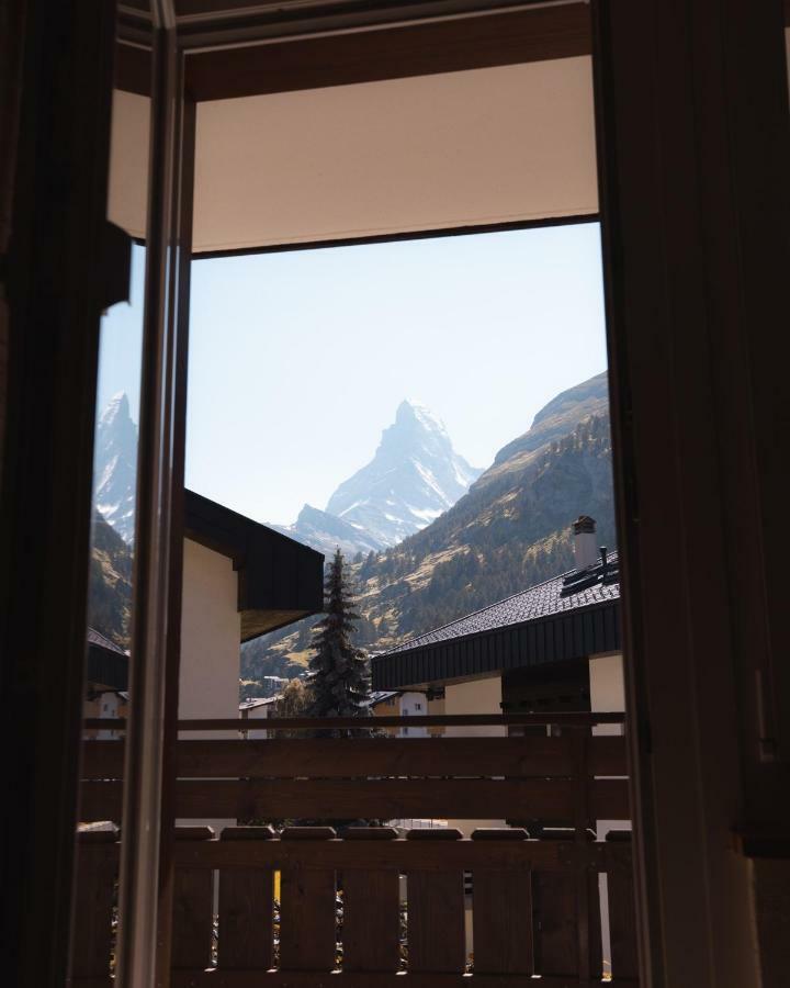 Beautiful Apartment In Zermatt With A Breathtaking View Of The Matterhorn Exterior foto